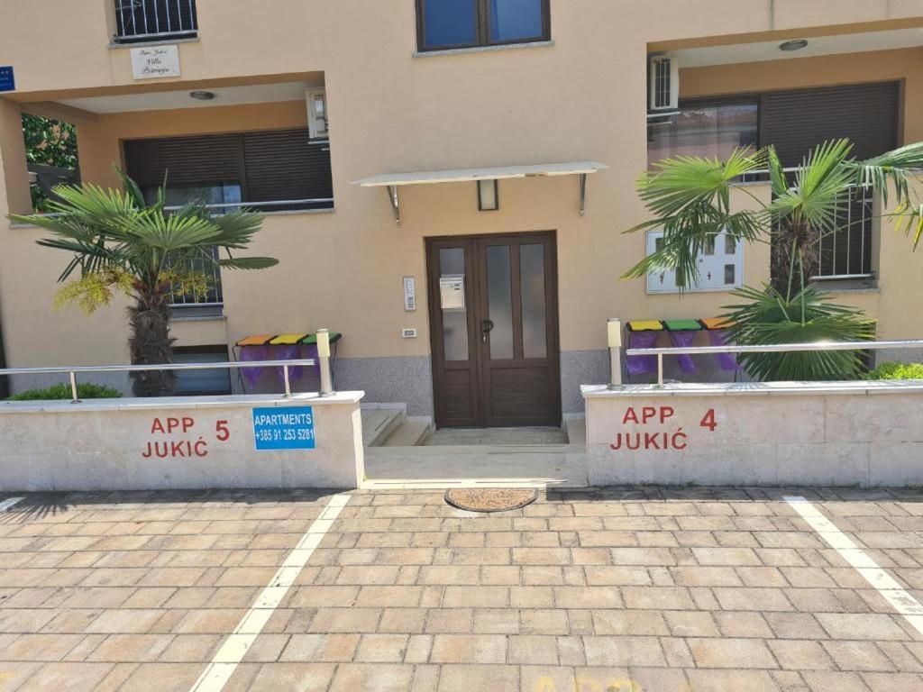 פורץ Villa Patricija-Apartmani מראה חיצוני תמונה