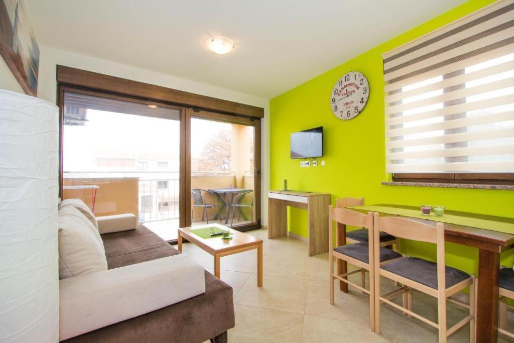 פורץ Villa Patricija-Apartmani מראה חיצוני תמונה