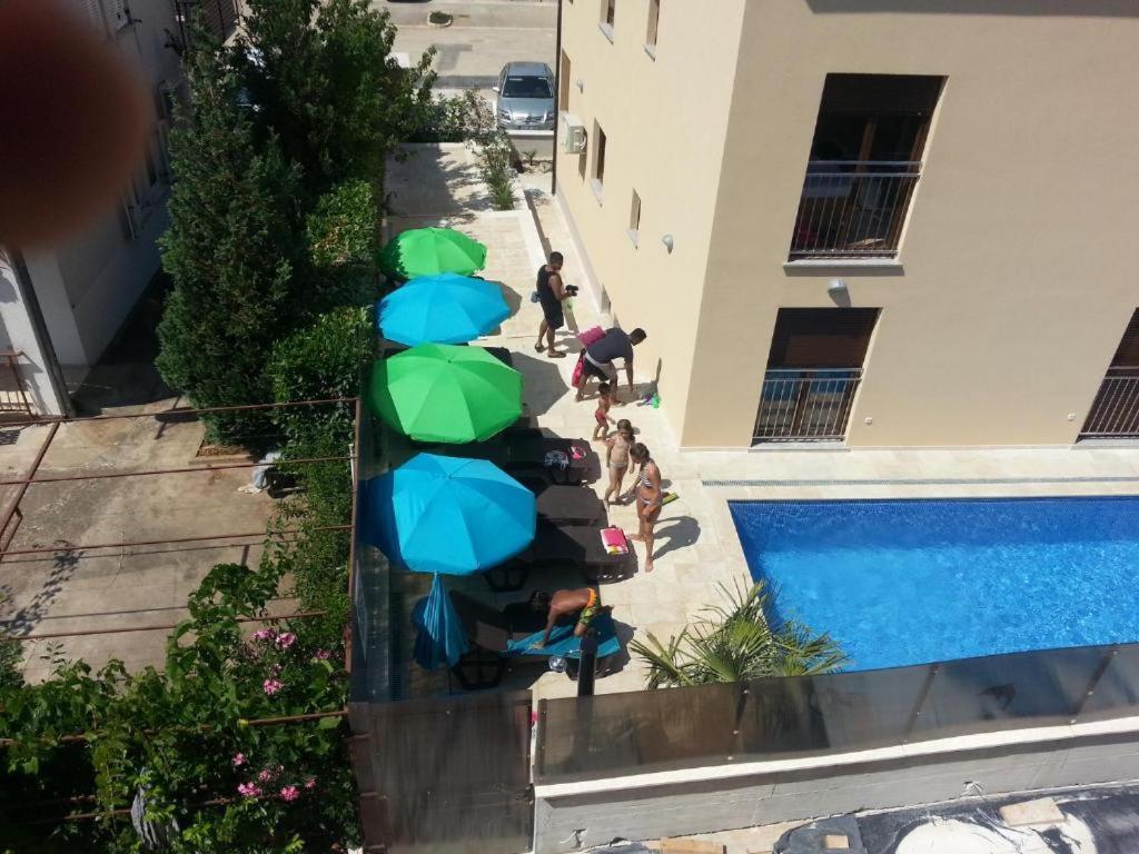 פורץ Villa Patricija-Apartmani מראה חיצוני תמונה