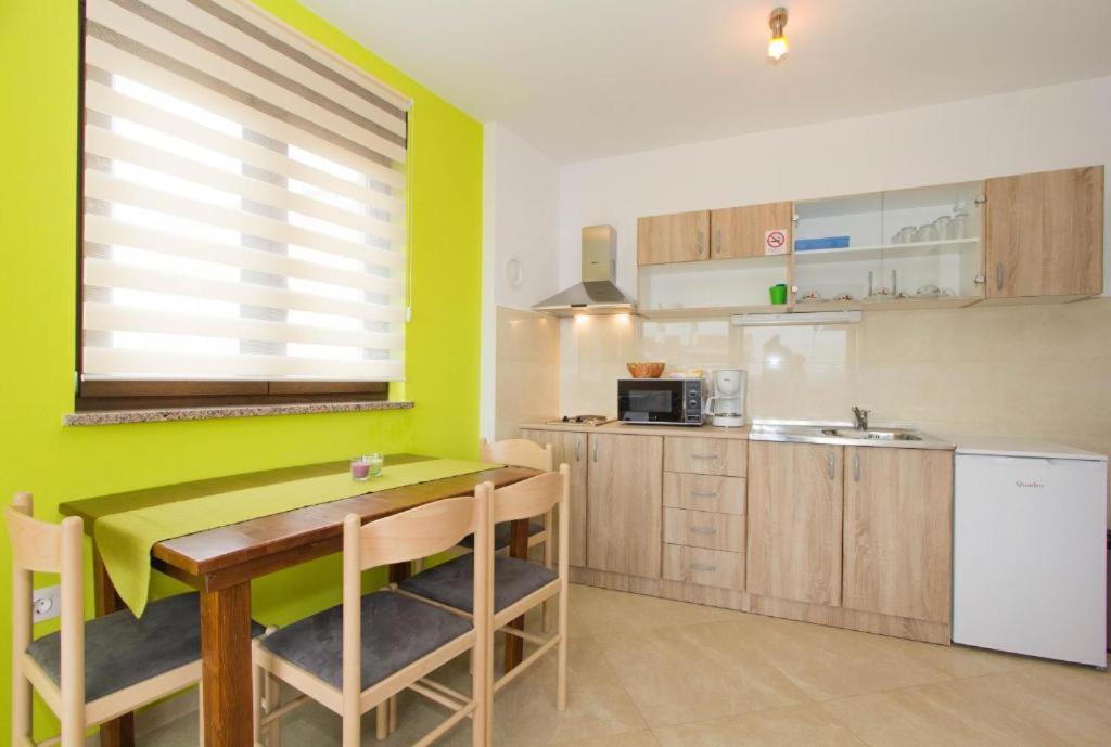 פורץ Villa Patricija-Apartmani מראה חיצוני תמונה