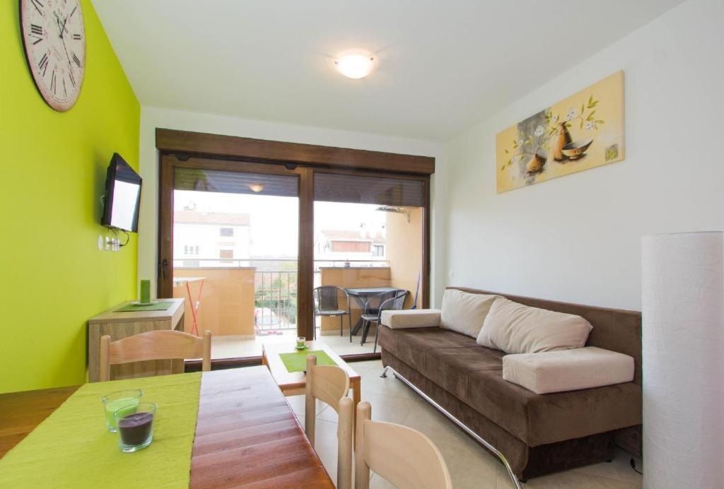 פורץ Villa Patricija-Apartmani מראה חיצוני תמונה